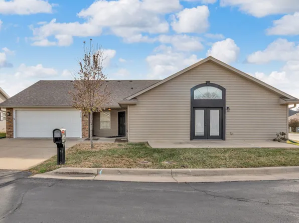 5515 SW Chapella St, Topeka, KS 66614