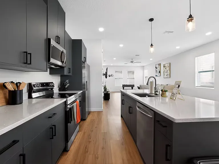 210 E Columbus Dr #B — Photo 19