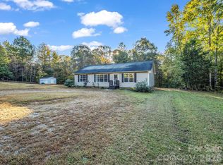 663 Landrum Rd, Columbus, NC 28722