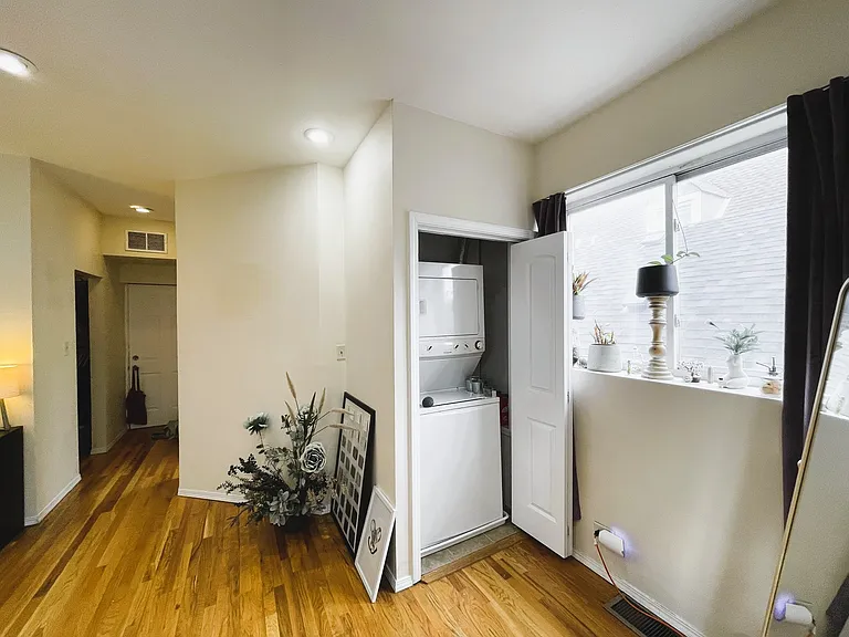2032 W Homer St #2F — Photo 30