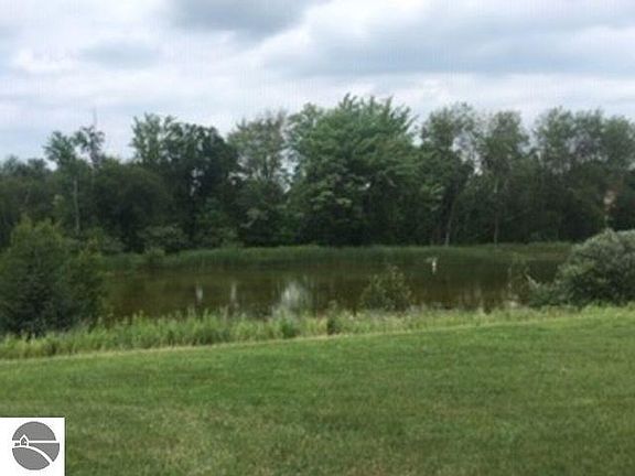 5th image of 3737 Creekside Dr