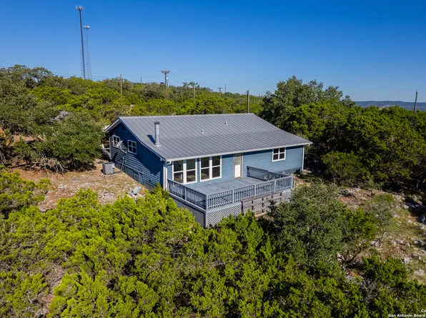 235 Mountain Creek, Pipe Creek, TX 78063