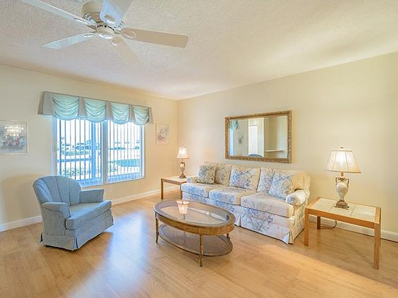 4th image of 102 Cactusflower Ln
