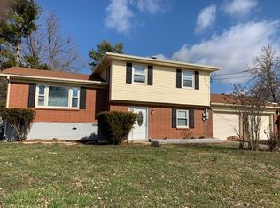 241 Senate Cir, Radcliff, KY 40160