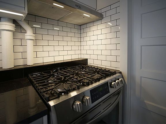 5th image of 186 E 2nd St APT 14