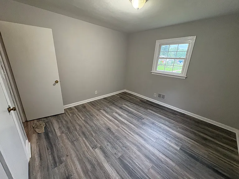 8215 Baywood Dr — Photo 11