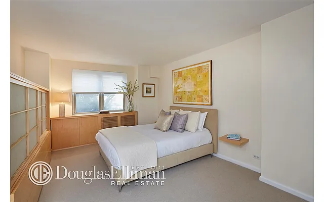 Sold by Douglas Elliman | media 24