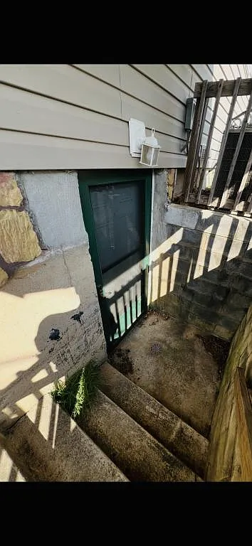 302 Park Hall S — Photo 2