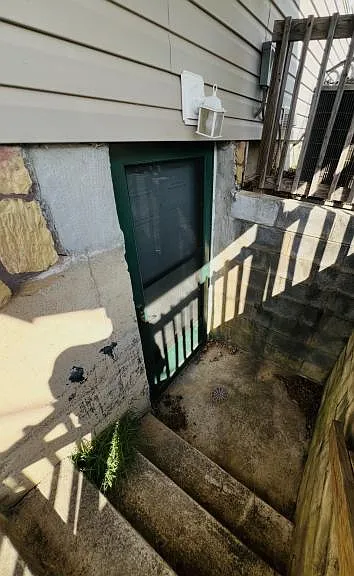 302 Park Hall S — Photo 2