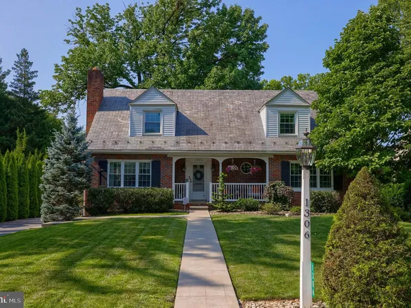 1306 Hillcrest Rd, Lancaster, PA 17603