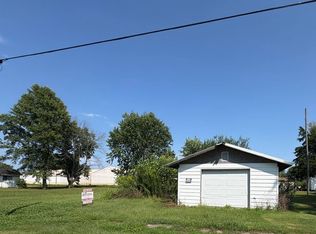 1011 N West St, Carlinville, IL 62626