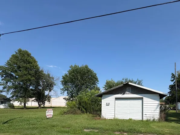 1011 N West St, Carlinville, IL 62626