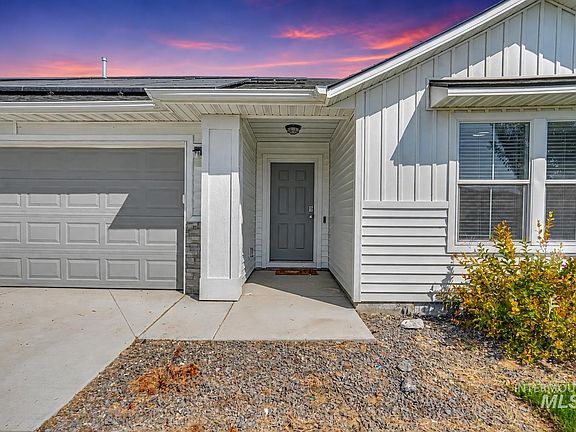 3rd image of 12786 Carkhill St