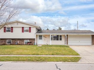 601 Warm Springs Dr, Fairborn, OH 45324