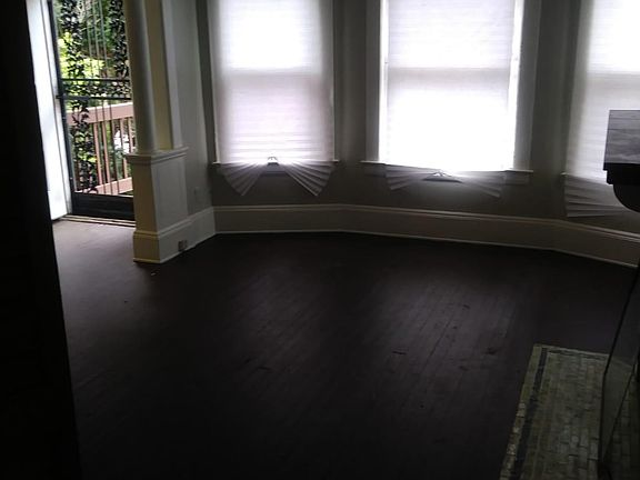 5th image of 10725 Columbia Ave