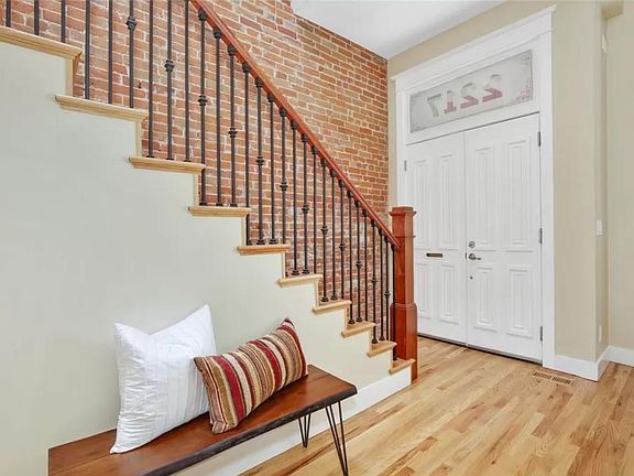 4th image of 2217 Glenarm Pl APT A