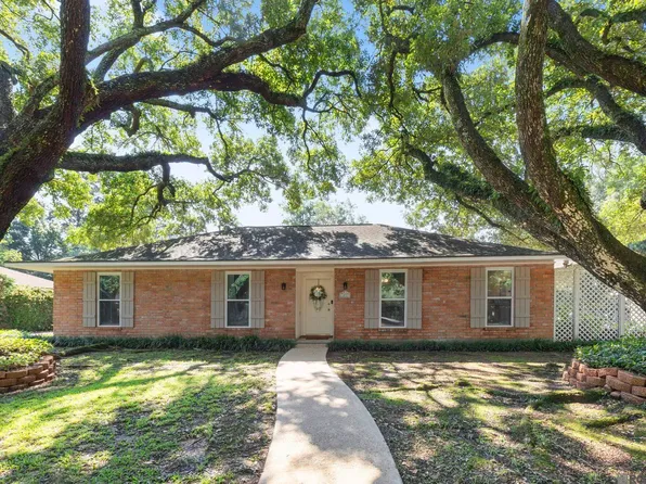 348 Chippenham Dr, Baton Rouge, LA 70808
