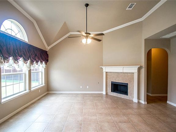 4th image of 2357 Elm Valley Dr