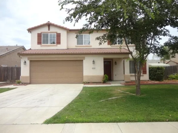 2104 W Berkshire Ln, Hanford, CA 93230