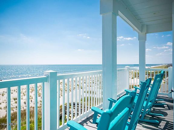 3rd image of 2605 E Beach Drive