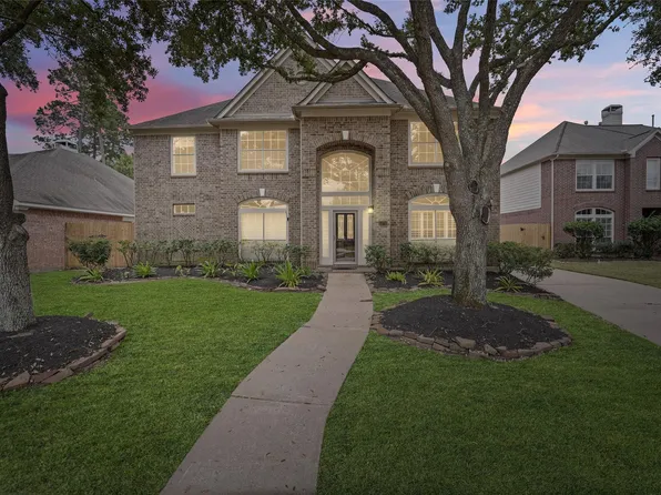 11719 Lakewood Crossing Dr, Tomball, TX 77377