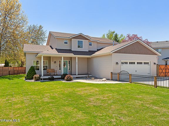2nd image of 460 E Cloverleaf Dr
