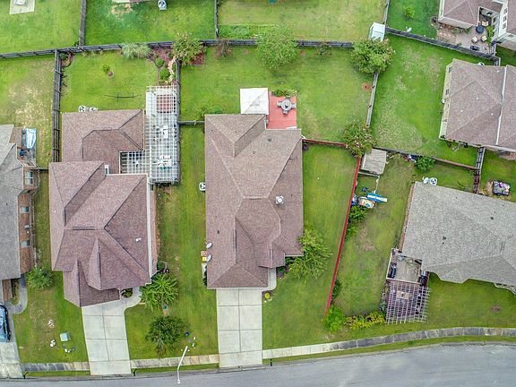 2nd image of 17021 Canary Palm Dr