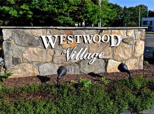 55 Mill Plain Rd UNIT 8-3, Danbury, CT 06811