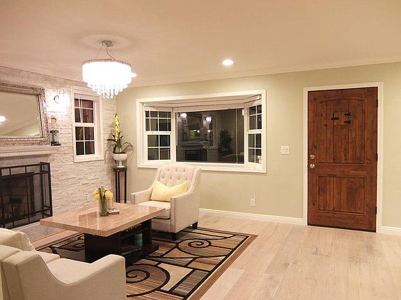3rd image of 1247 Las Palmas Dr