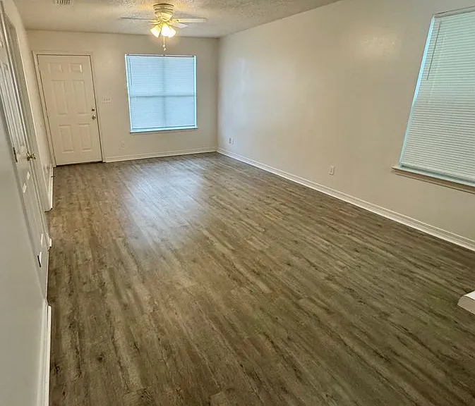 575 Florosa Ct — Photo 9