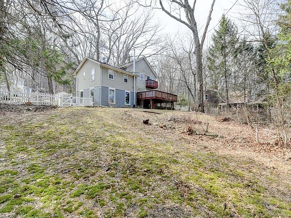 3rd image of 10 Toye St