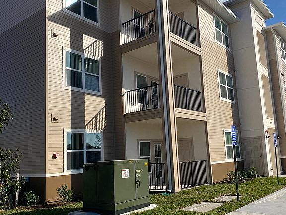 5th image of 1971 Heritage Key Blvd #101