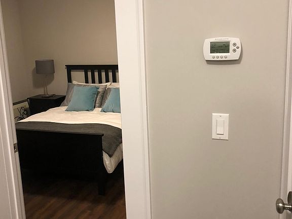 3rd image of 827 W Lakeside Pl #500