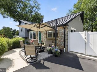 209 Limestone Ln, Willow Grove, PA 19090