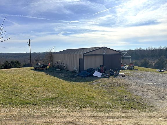 2nd image of 1823 Liberty Ridge Rd