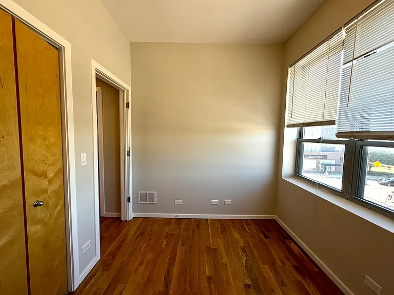 2157 N Damen Ave #305 — Photo 28