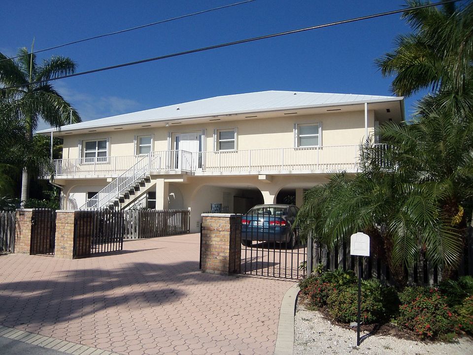 1st image of 17345 Jamaica Ln