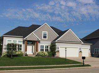 11217 N Sycamore Creek Dr, Dunlap, IL 61525