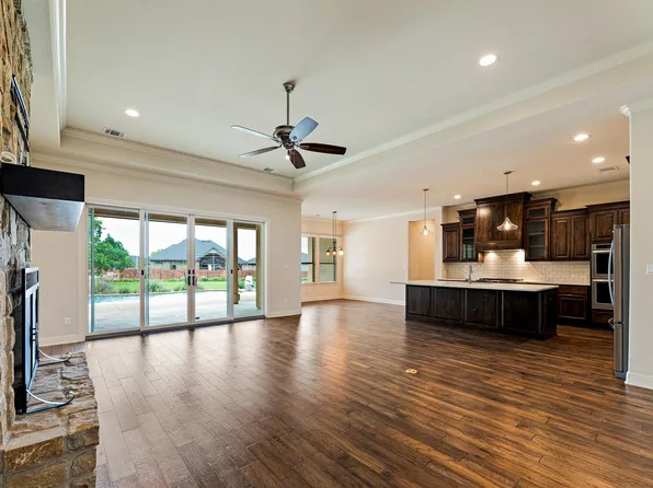 135 Gabriel Vis E, Georgetown, TX 78633
