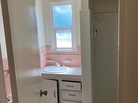 4th image of 161 Ocean Park Blvd APT E