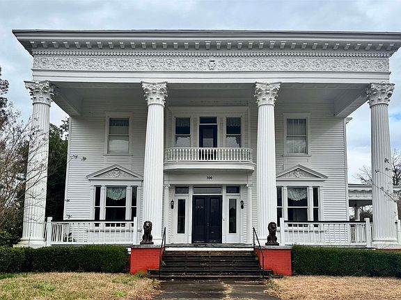 3rd image of 300 N Dooly St