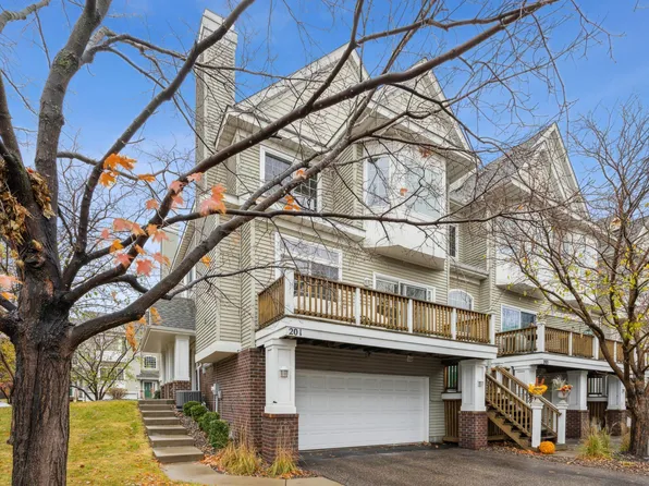 201 Christenson Way NE, Fridley, MN 55432