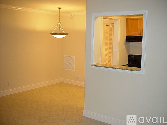 3rd image of 5500 N Flagler Dr APT 7