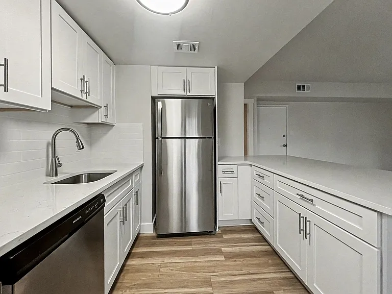 8 Midland Rd — Photo 17