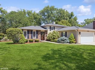 1121 Sussex Ln, Wheaton, IL 60189