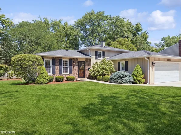1121 Sussex Ln, Wheaton, IL 60189