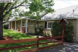 1st image of 40 Norlyn Dr