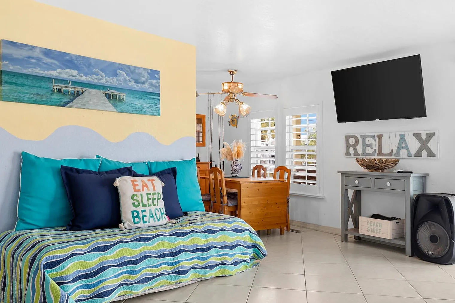 2 bed, 2.0 bath, 1582 sqft, $7,470 — Photo 3