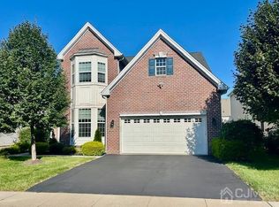 128 Andover Dr, Kendall Park, NJ 08824