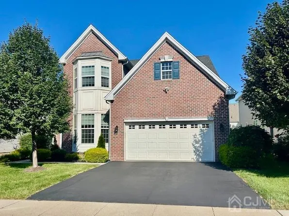 128 Andover Dr, Kendall Park, NJ 08824